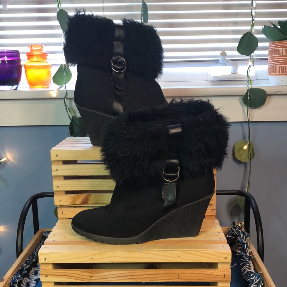 Old Navy Fur Top Boots Size 8